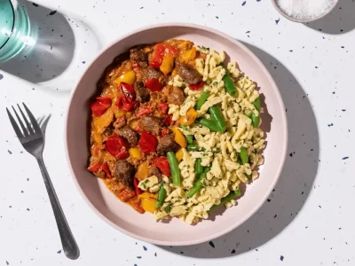 Kruidenspaetzle met Goulash en Paprika